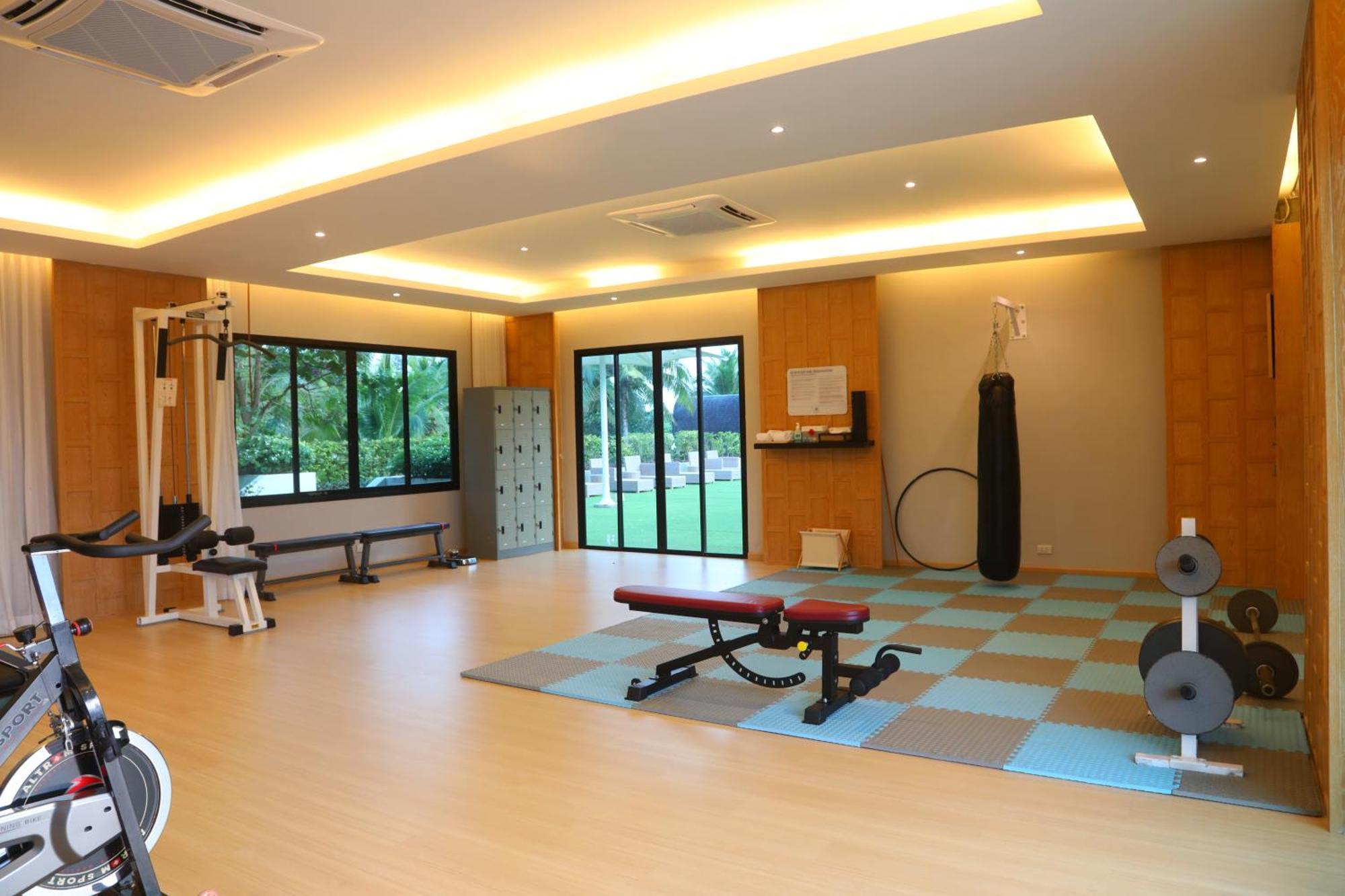 Craft Resort & Villas, Phuket Town Экстерьер фото A gym at a condominium in Thailand