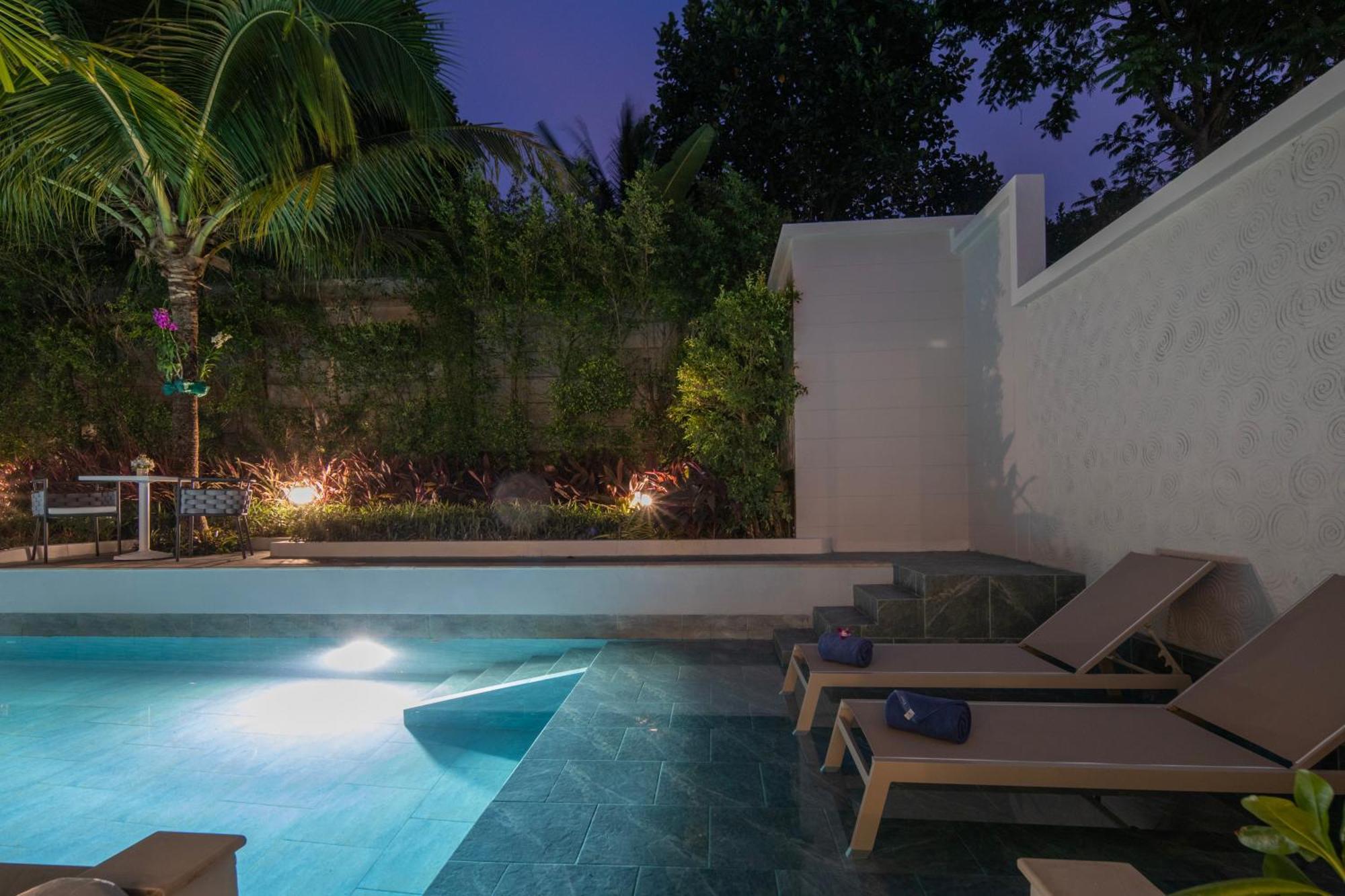 Craft Resort & Villas, Phuket Town Экстерьер фото Villa at The Library, Phuket