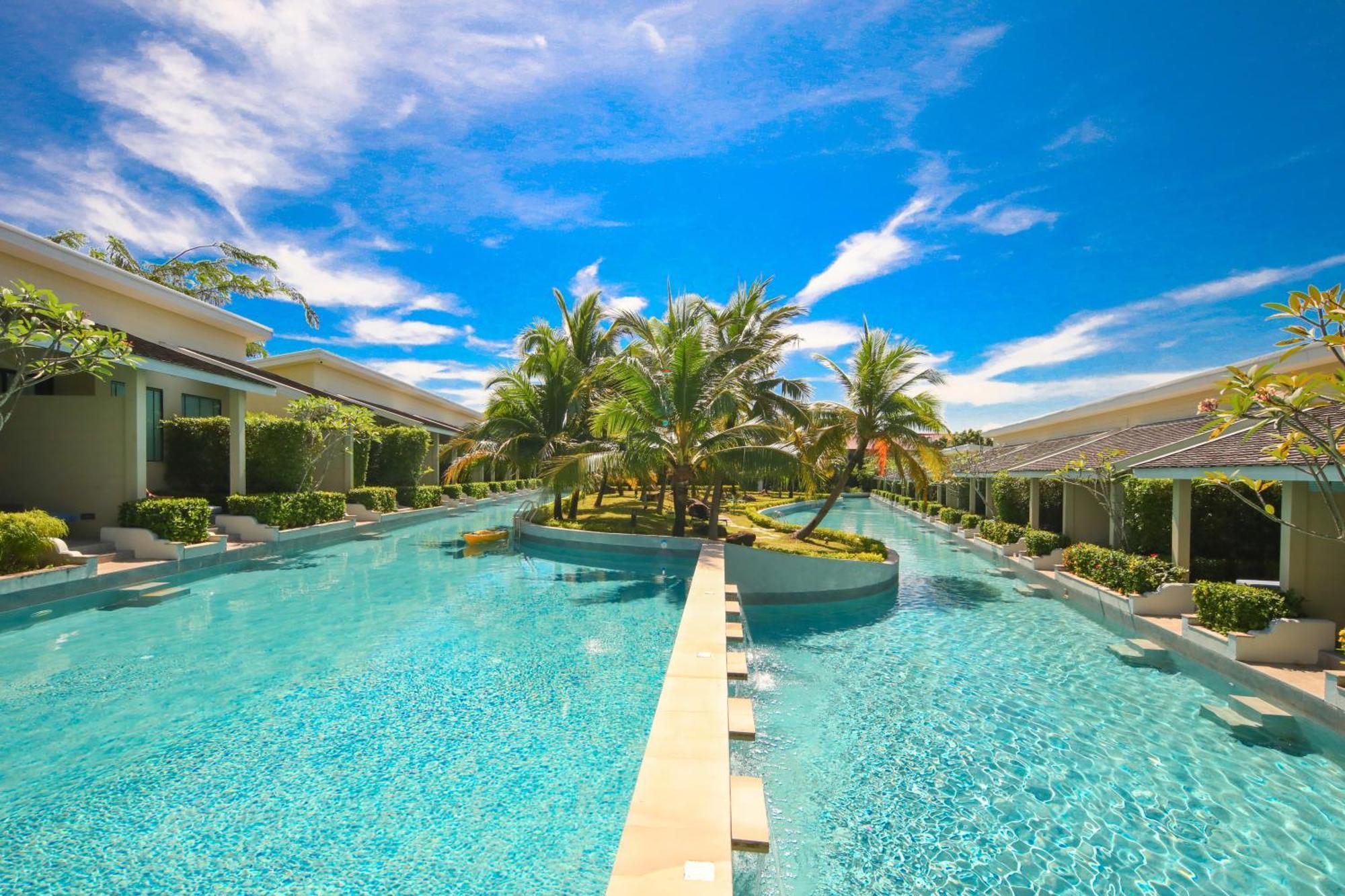 Craft Resort & Villas, Phuket Town Экстерьер фото The swimming pool at the resort