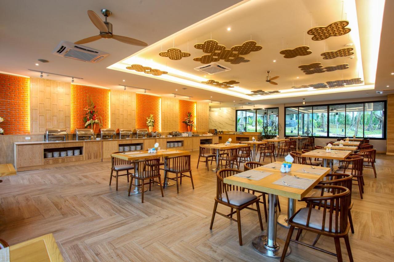 Craft Resort & Villas, Phuket Town Экстерьер фото The restaurant at the hotel