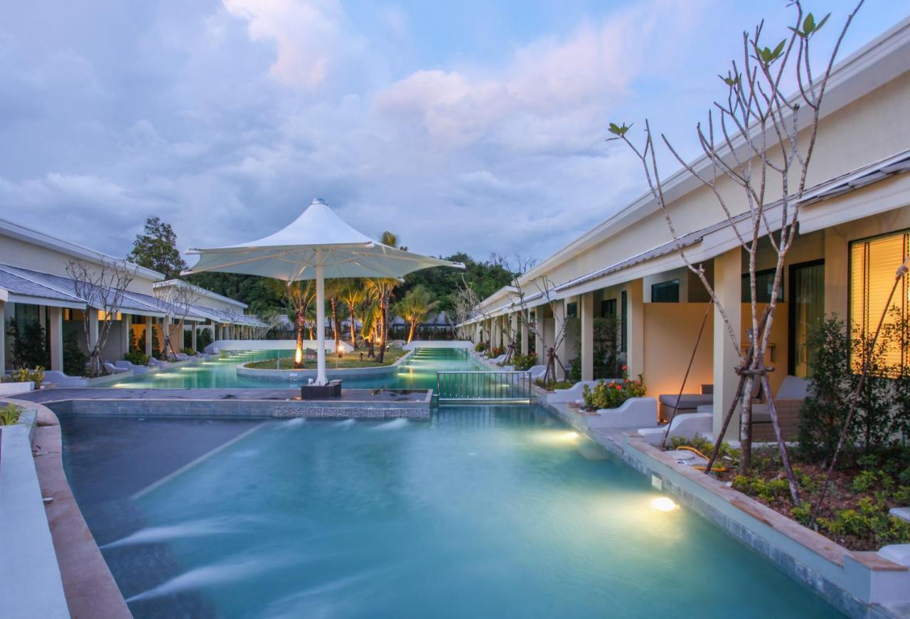 Craft Resort & Villas, Phuket Town Экстерьер фото The swimming pool at the resort